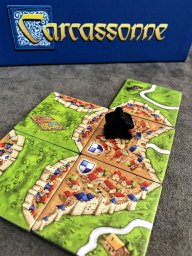 Uma cidade completa no joog de tabuleiro Carcassonne